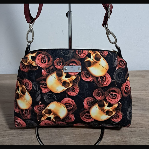 Bolsa Caveira dourada e Rosa vermelha